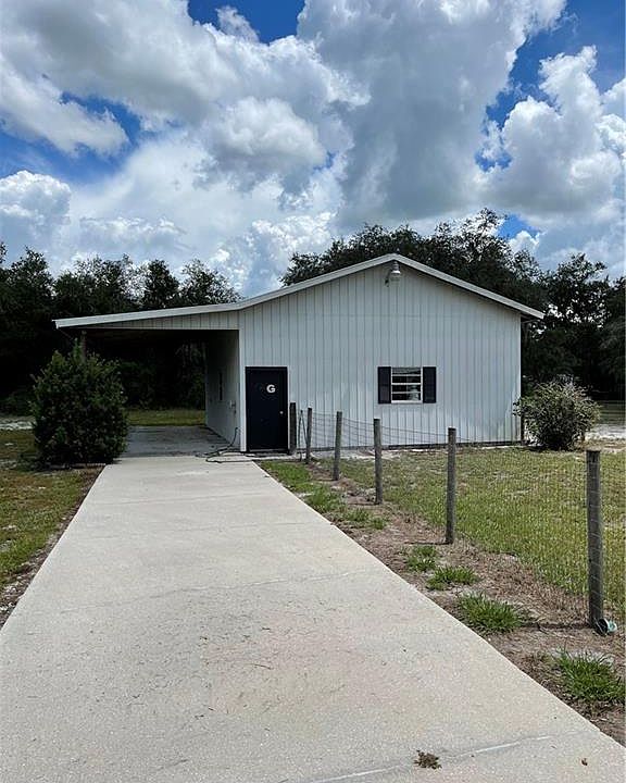 2nd image of 3025 Golfview Dr