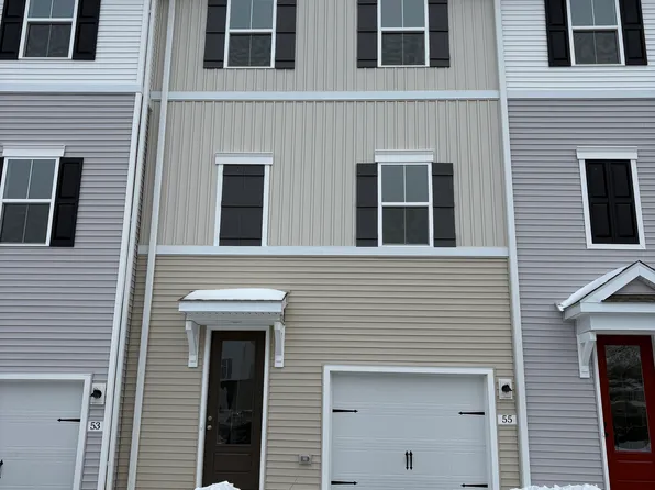 55 Basswood St, Berlin, NJ 08009