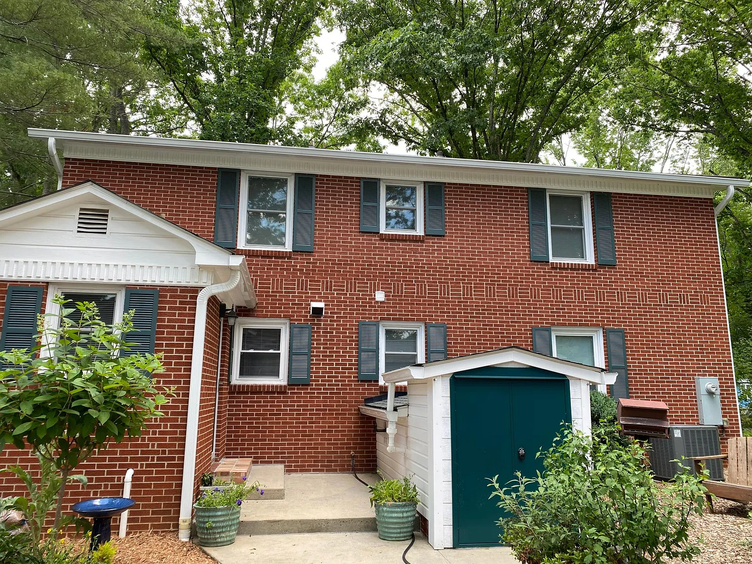 673 Fairview Rd — Photo 2