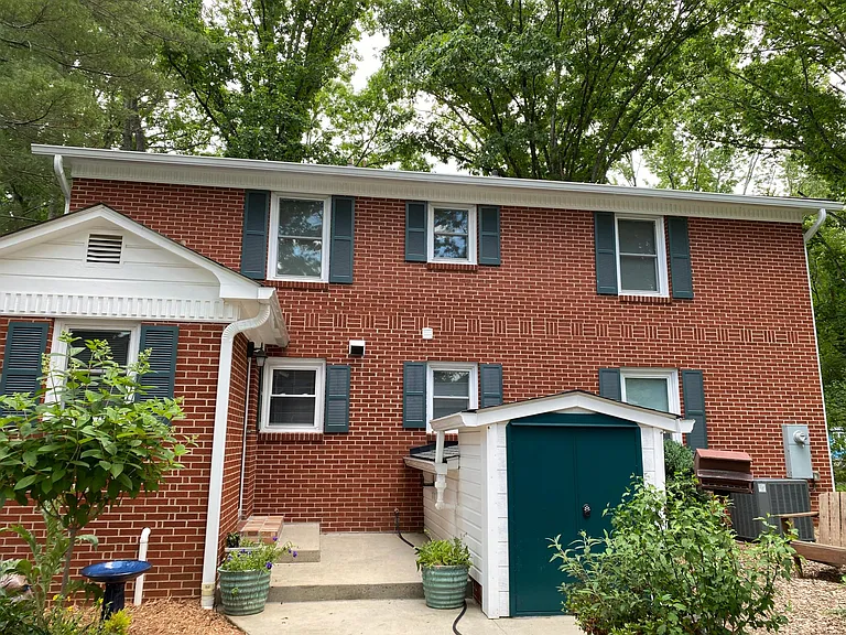 673 Fairview Rd — Photo 2