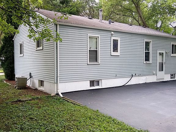 4th image of 2813 Yeoman St