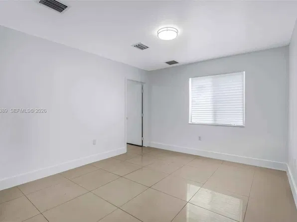 1180 NW 67th St, Miami, FL 33150