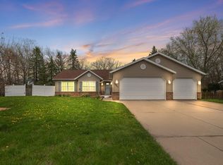 2862 Greenbrier Rd, Green Bay, WI 54311