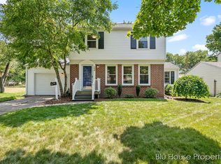 154 Pershing Dr NE, Grand Rapids, MI 49505
