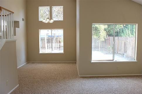 4th image of 2549 Houston Ave