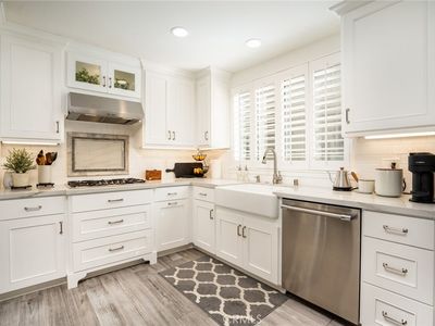 2101 E 15th St APT 15, Newport Beach, CA, 92663