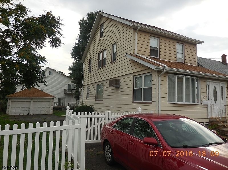 2nd image of 925 Hampden St