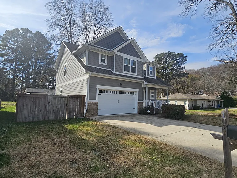 E View Ct — Photo 3