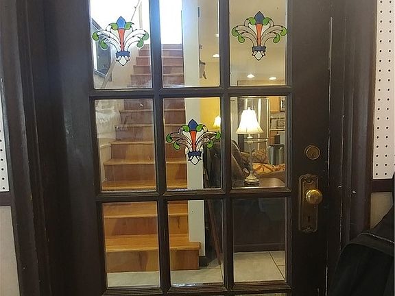 4th image of 36 Schram Dr