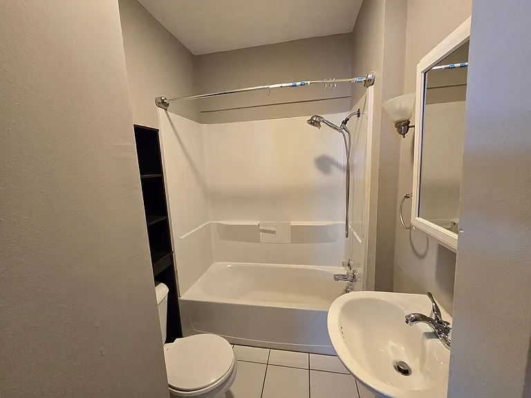 1136 E Central Park Ave — Photo 2
