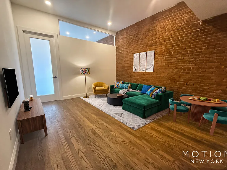 425 E 80th St #6E — Photo 1