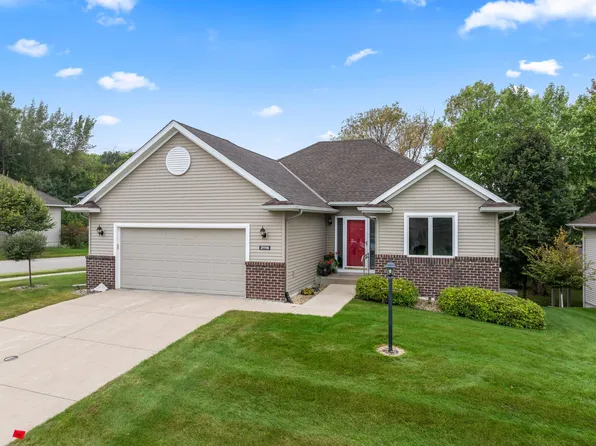 2116 Park Pointe Dr, Northfield, MN 55057