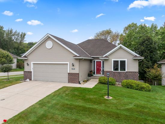 2116 Park Pointe Dr, Northfield, MN 55057