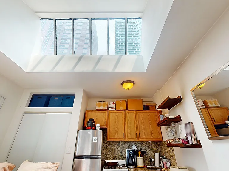 245 W 51st St #1001 — Photo 5