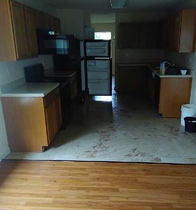 2nd image of 7380 Old Chapel