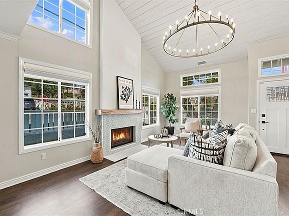 3rd image of 1800 Clark Ln