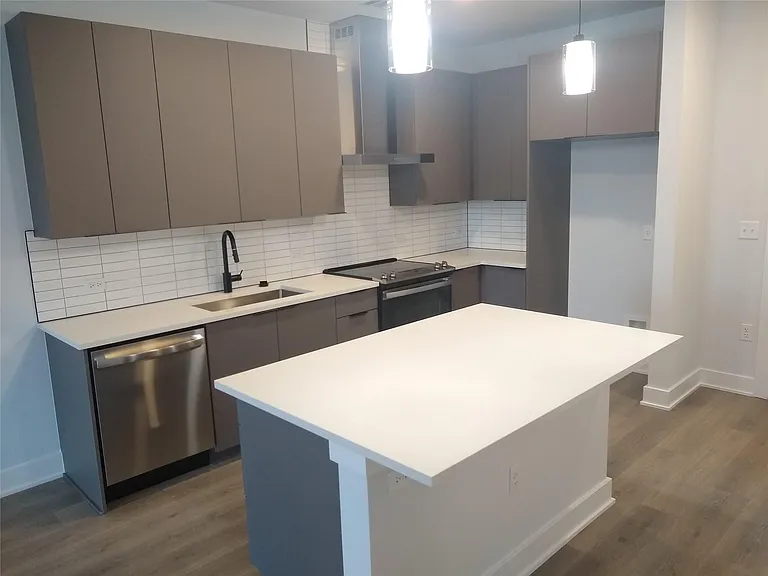 2220 Webberville Rd #403 — Photo 5