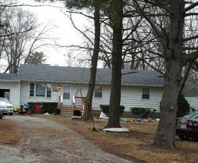 1st image of 4925 Willow Ln