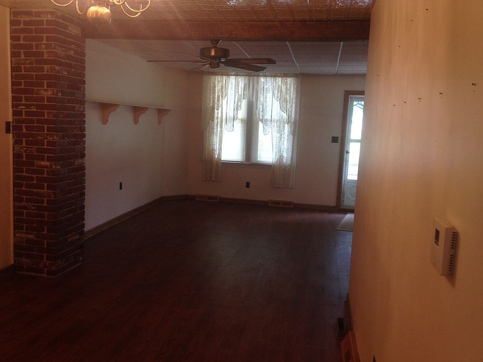 1st image of 923 Hay St