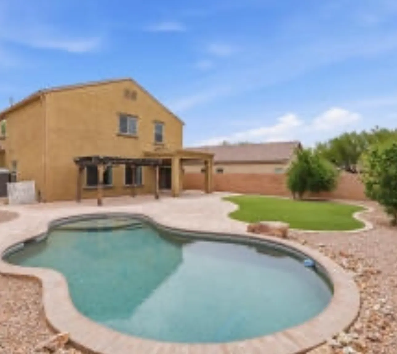 4 bed, 2.5 bath, 2596 sqft, $2,700 — Photo 1