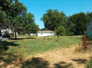 505 S 3rd St, Malta, IL 60150