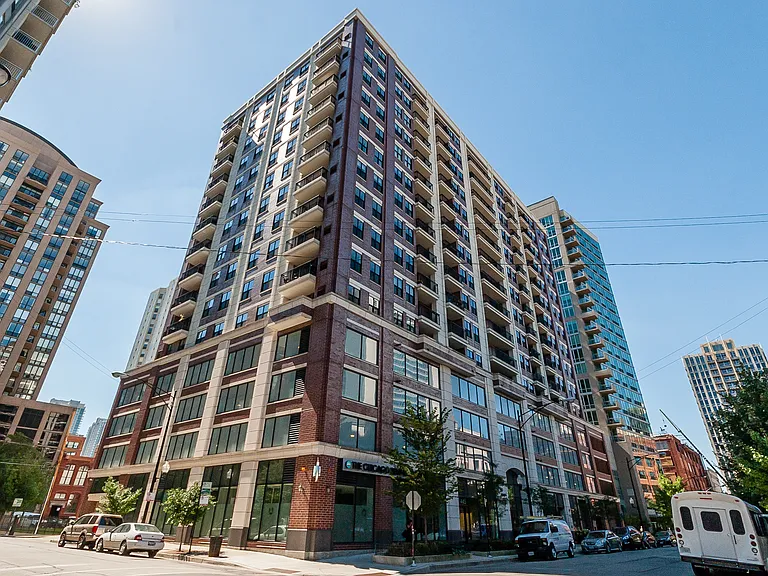 451 W Huron St #703 — Photo 24
