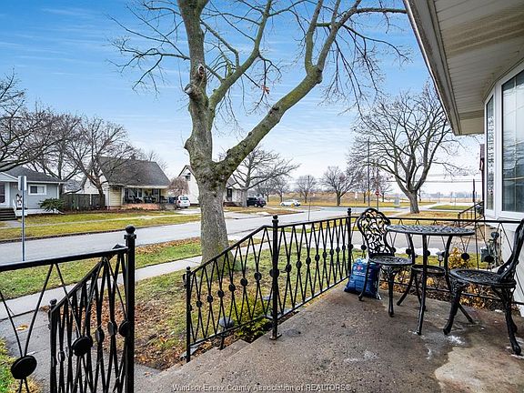 3rd image of 1814 Larkin Rd