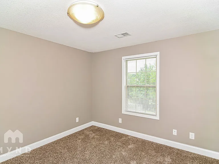 619 Woodhaven Dr — Photo 14