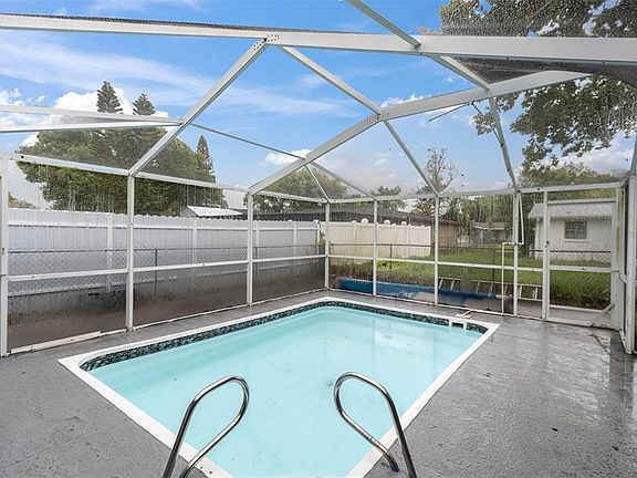 5th image of 9203 GREENBRIAR LANE