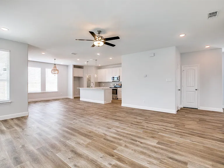 3105 Chihuahua Ave — Photo 4