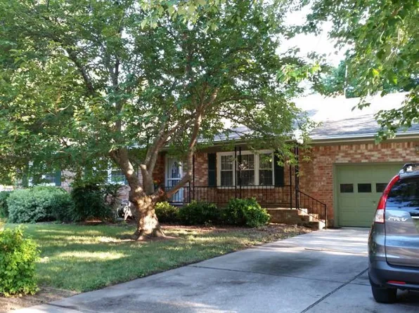3525 Kings Lake Dr, Virginia Beach, VA 23452