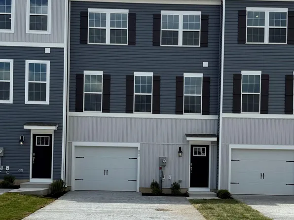 1084 Meadowlark Dr, Fogelsville, PA 18051