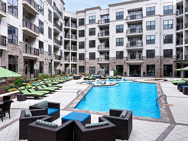 Resort-style pool with sun shelf