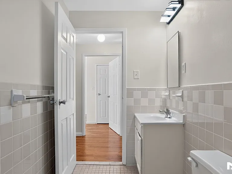 747 Essex St #3 — Photo 16