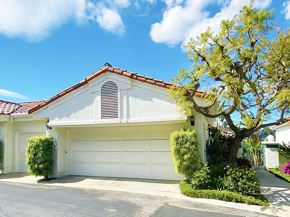 1st image of 2002 Palisades Dr