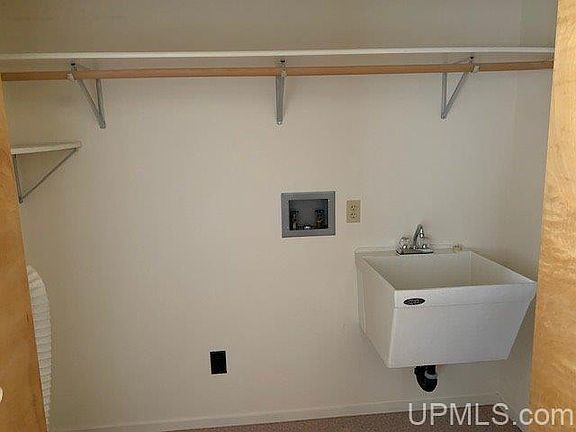 4th image of 2000 Lake Shore Dr APT B
