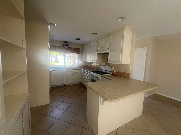 2732 Nantucket Pl — Photo 11