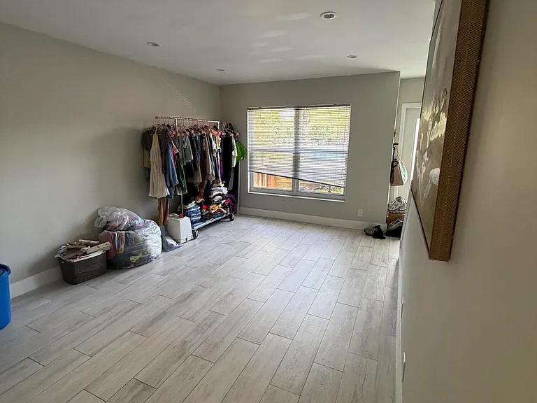 806 NW 41st Ct — Photo 17