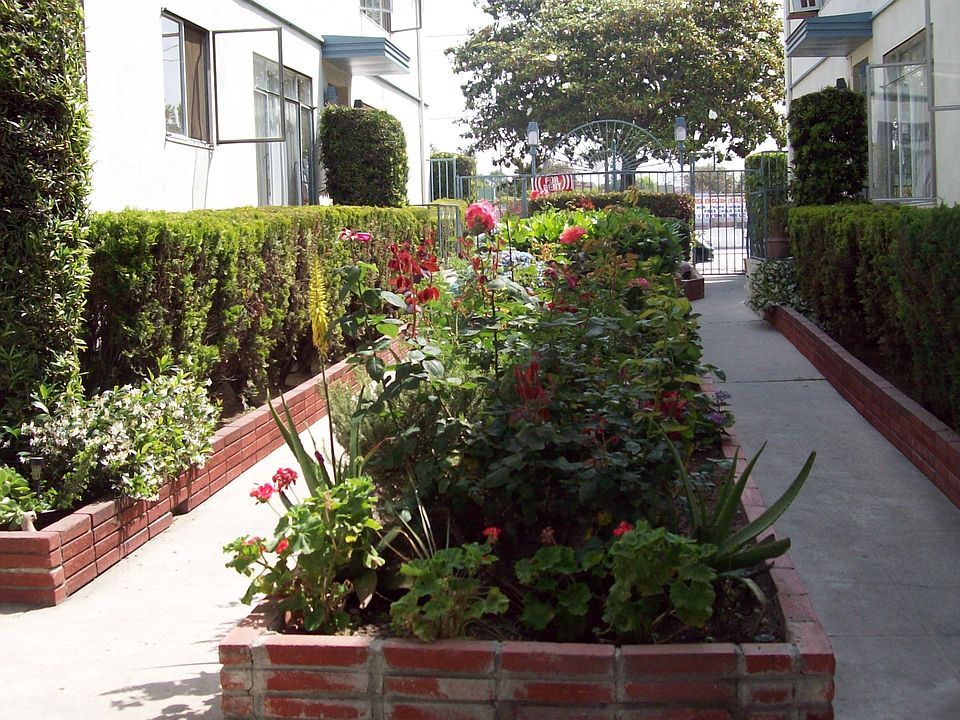 1st image of 3549 S Sepulveda Blvd APT 10