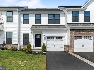18 Rosemary Way, Mount Laurel, NJ 08054