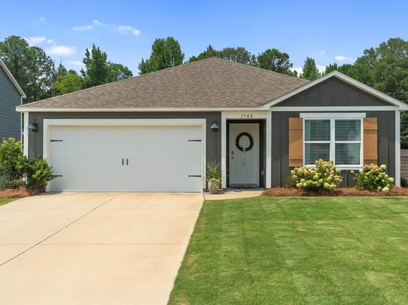 1743 Dixon Cir, Mount Olive, AL 35117