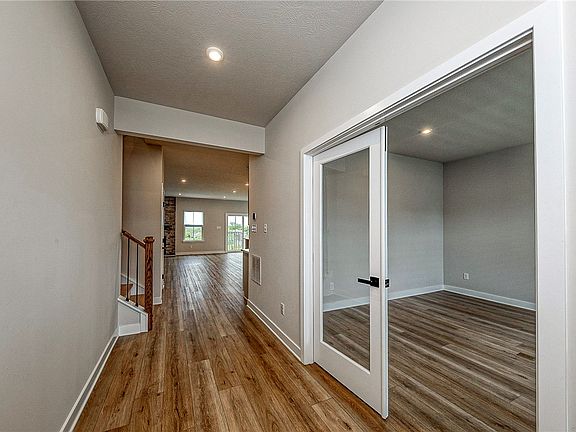 4th image of 6453 Marco Ct