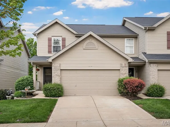 517 Country Circle Dr, Lake Saint Louis, MO 63367