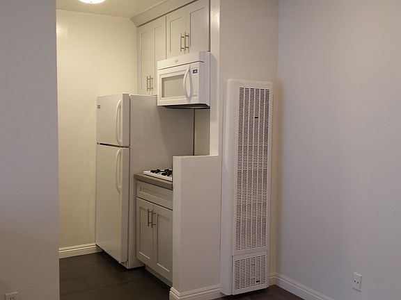 3rd image of 3755 Mentone Ave APT 8