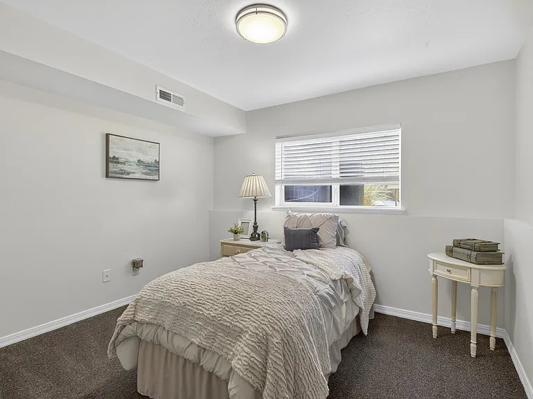 Eagles Landing Apartments — Photo 39
