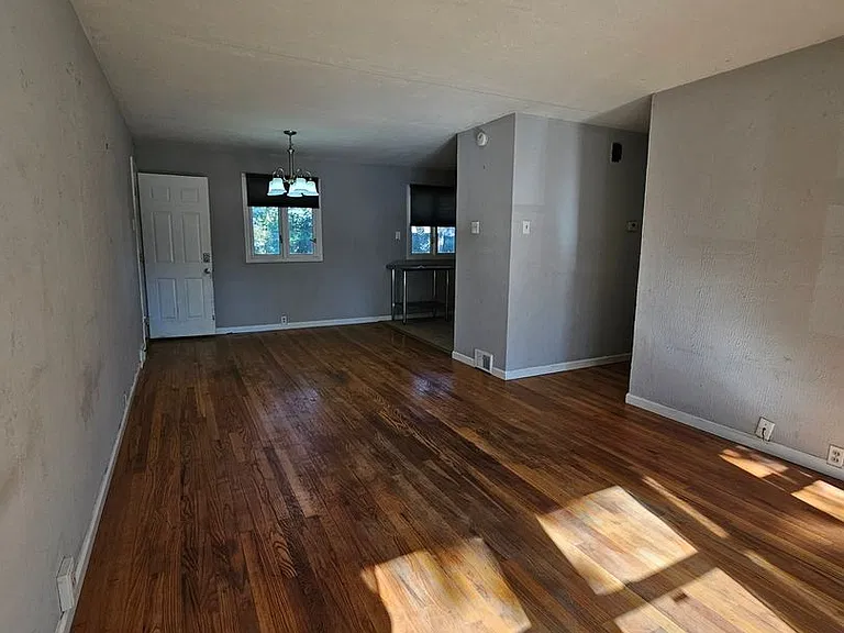 1618 Sangamon Dr — Photo 3
