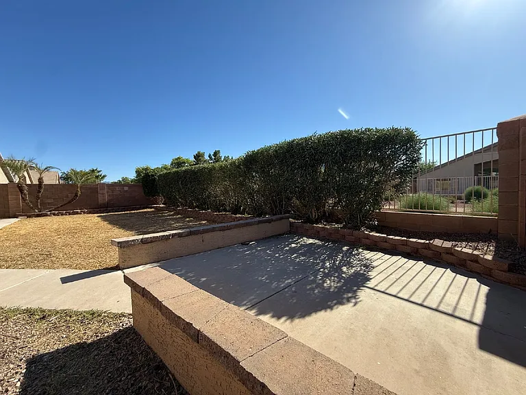 8202 S 47th Ave — Photo 37