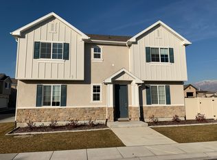 1042 W Stonehaven Dr, North Salt Lake, UT 84054