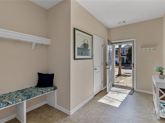 3rd image of 60 Cantle Drive