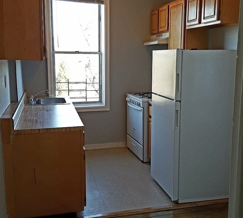 1st image of 30 Daniel Low Ter APT 3A